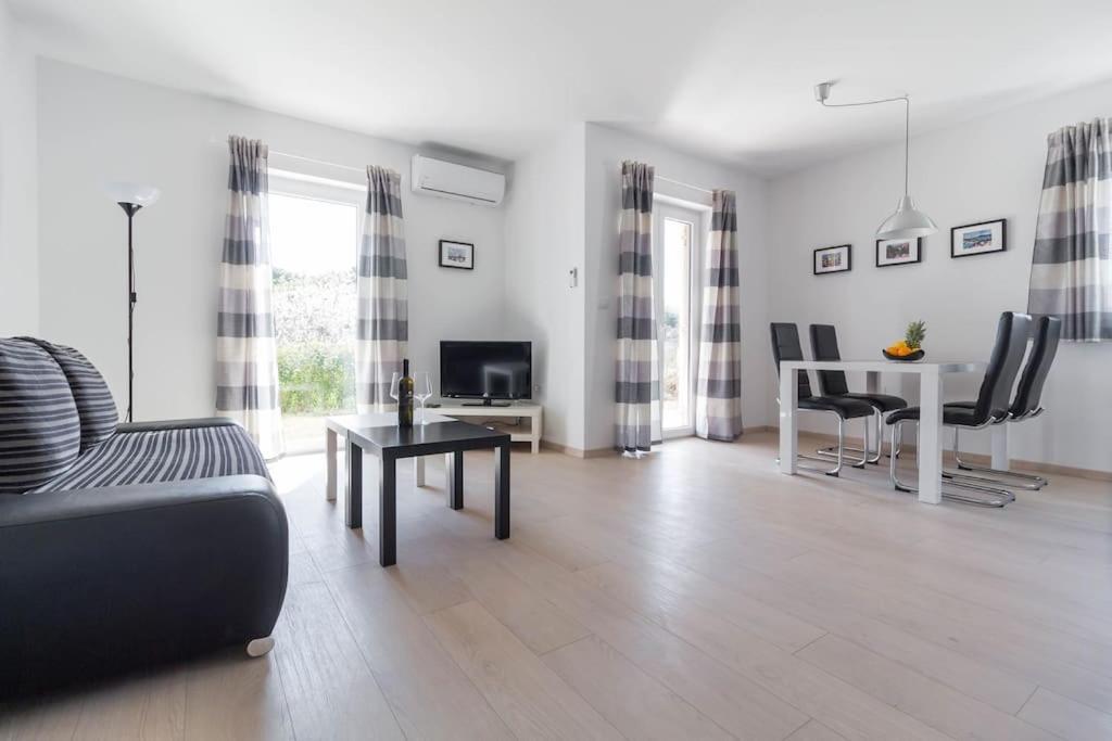 Apartments Punta פרמנטורה מראה חיצוני תמונה