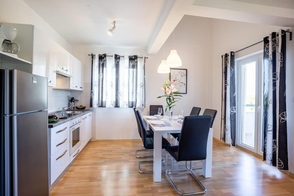 Apartments Punta פרמנטורה מראה חיצוני תמונה
